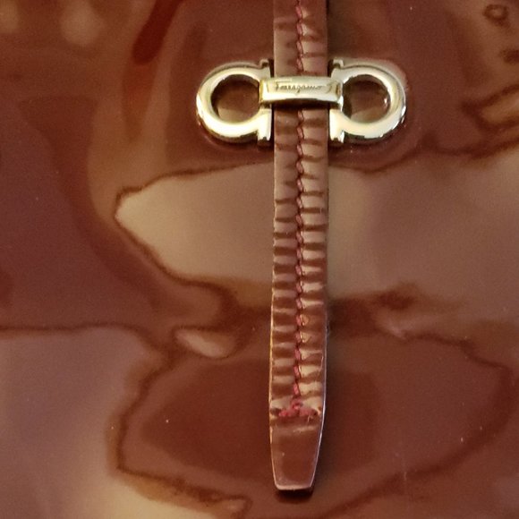 Beautiful!! Salvatore Ferragamo/ Burgundy Patent Leather "Gina" Tote Handbag - Picture 10 of 16